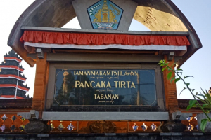 Kepala Badan KESBANGPOL pantau Geladi Tabur Bunga TMP Pancaka Tirta.