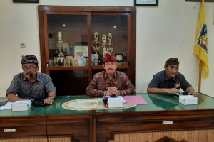 Kaban KESBANGPOL Pimpin Rapat Usulan Hibah BPJS Ketenagakerjaan bagi Rohaniawan se-Bali