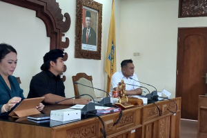 Badan KESBANGPOL Bali Turut dalam Menerima Kunjungan Kerja Komisi A DPRD Provinsi Jawa Timur.