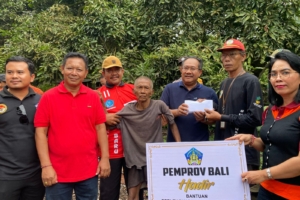 Badan KESBANGPOL Bali Turut Salurkan Bantuan untuk Masyarakat Karangasem