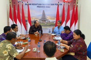Kaban Kesbangpol Bali Pimpin Rapat FKPT Bali