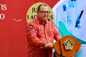 Kaban Kesbangpol Bali Bacakan Sambutan Gubernur Bali pada Gotong Royong Kebangsaan dan Pencanangan 10 Juta Bendera Merah Putih