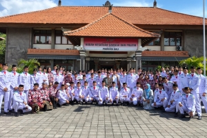 Paskibraka Provinsi Sulawesi Barat berkunjung ke Badan Kesbangpol Bali