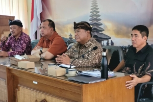 Seminar Pararem P4GN, Kaban Kesbangpol Bali Tekankan Peran Desa Adat sebagai Benteng Moral